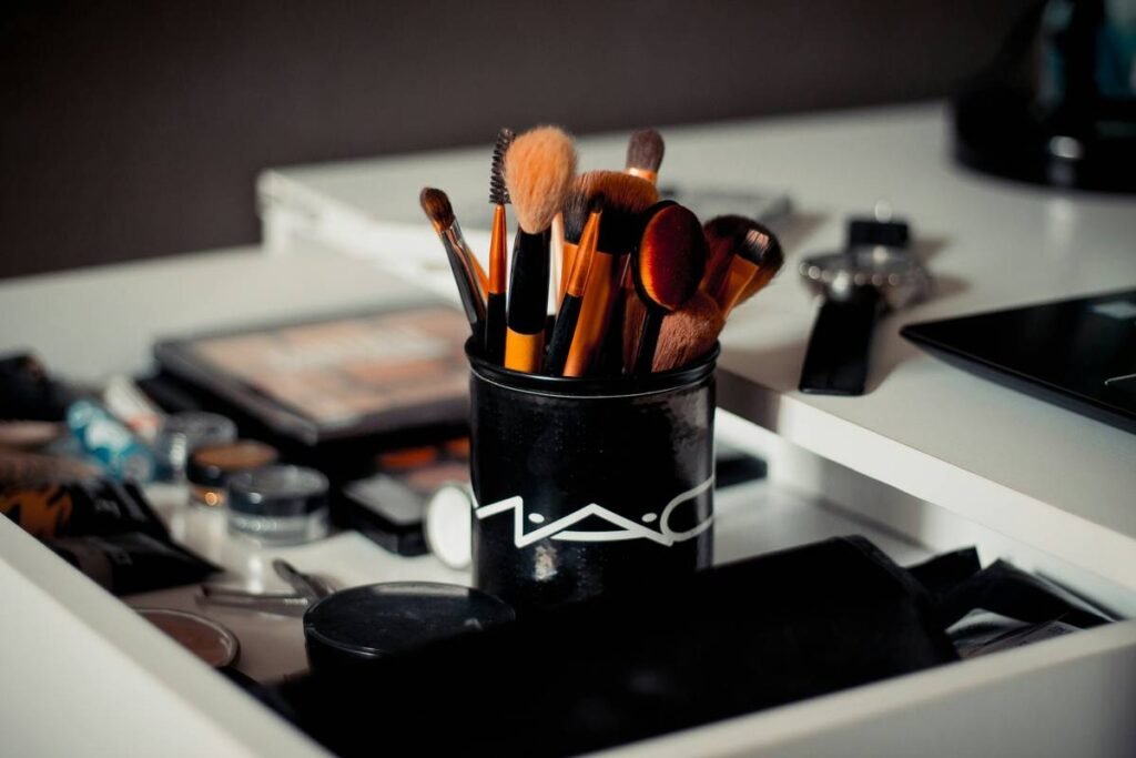 Beauty Lighting: Why Your Makeup Looks Washed Out (And How to Fix It Forever)