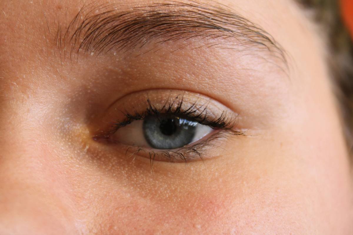 Why Your Eyebrow Game Is Failing—And How an Eyebrow Beauty Light Fixes It Instantly
